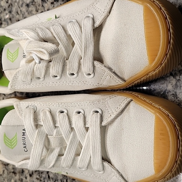 Cariuma OCA Women's Cream Canvas  Sneakers Size 6 Sustainable Organic, Gum Sole - Picture 4 of 8